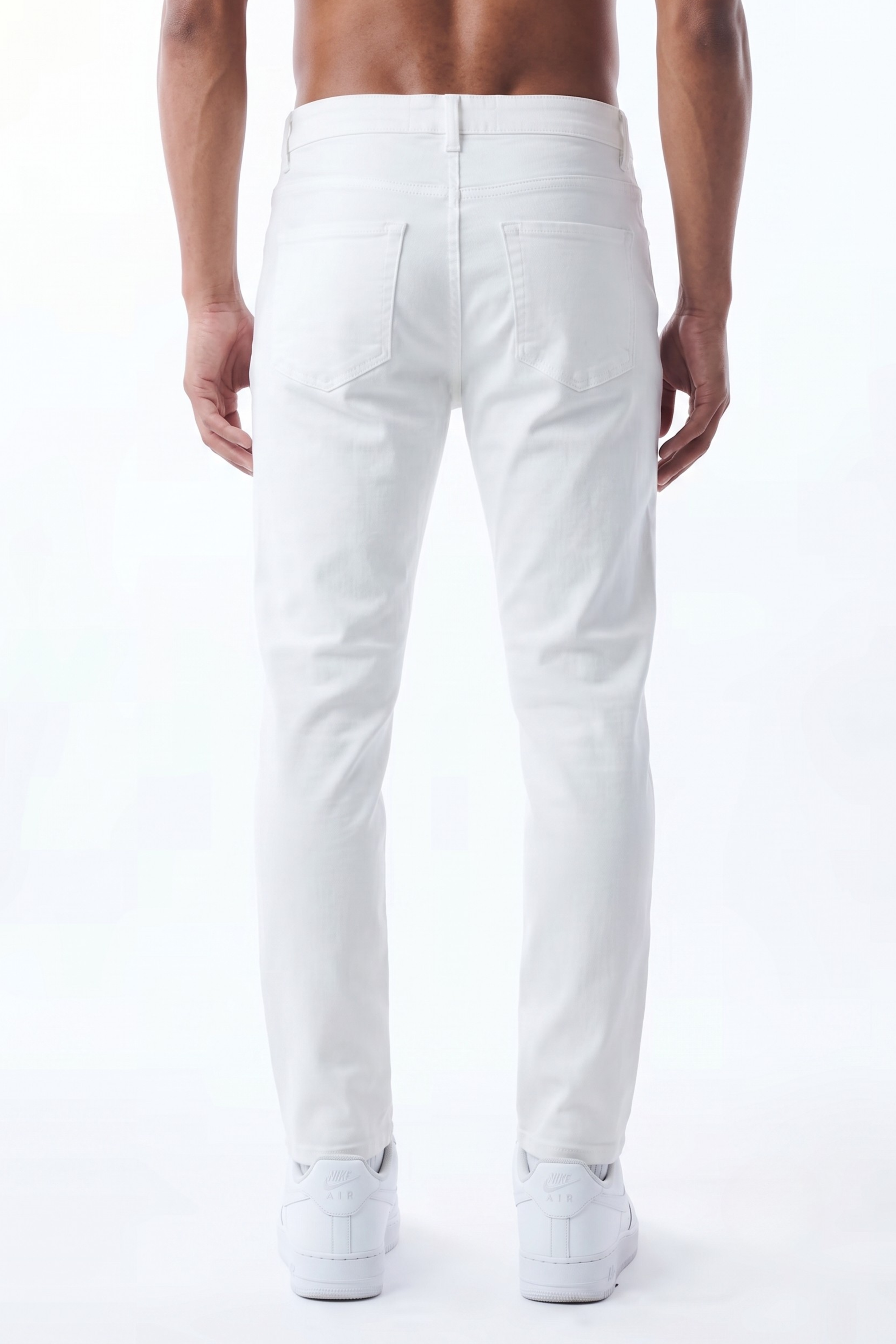 SLIM STRAIGHT JEAN - WHITE