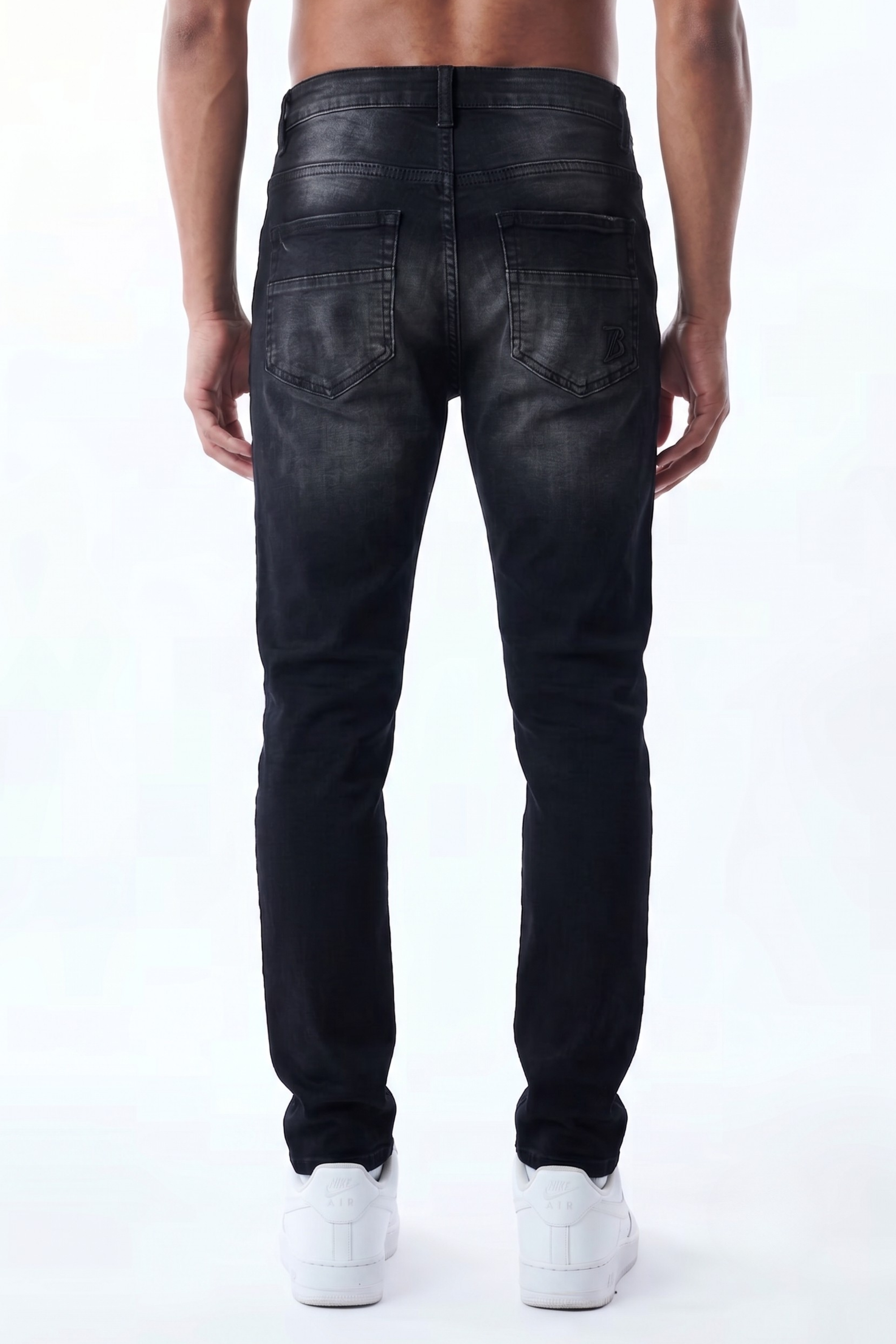 SLIM STRAIGHT JEAN - WASH BLACK