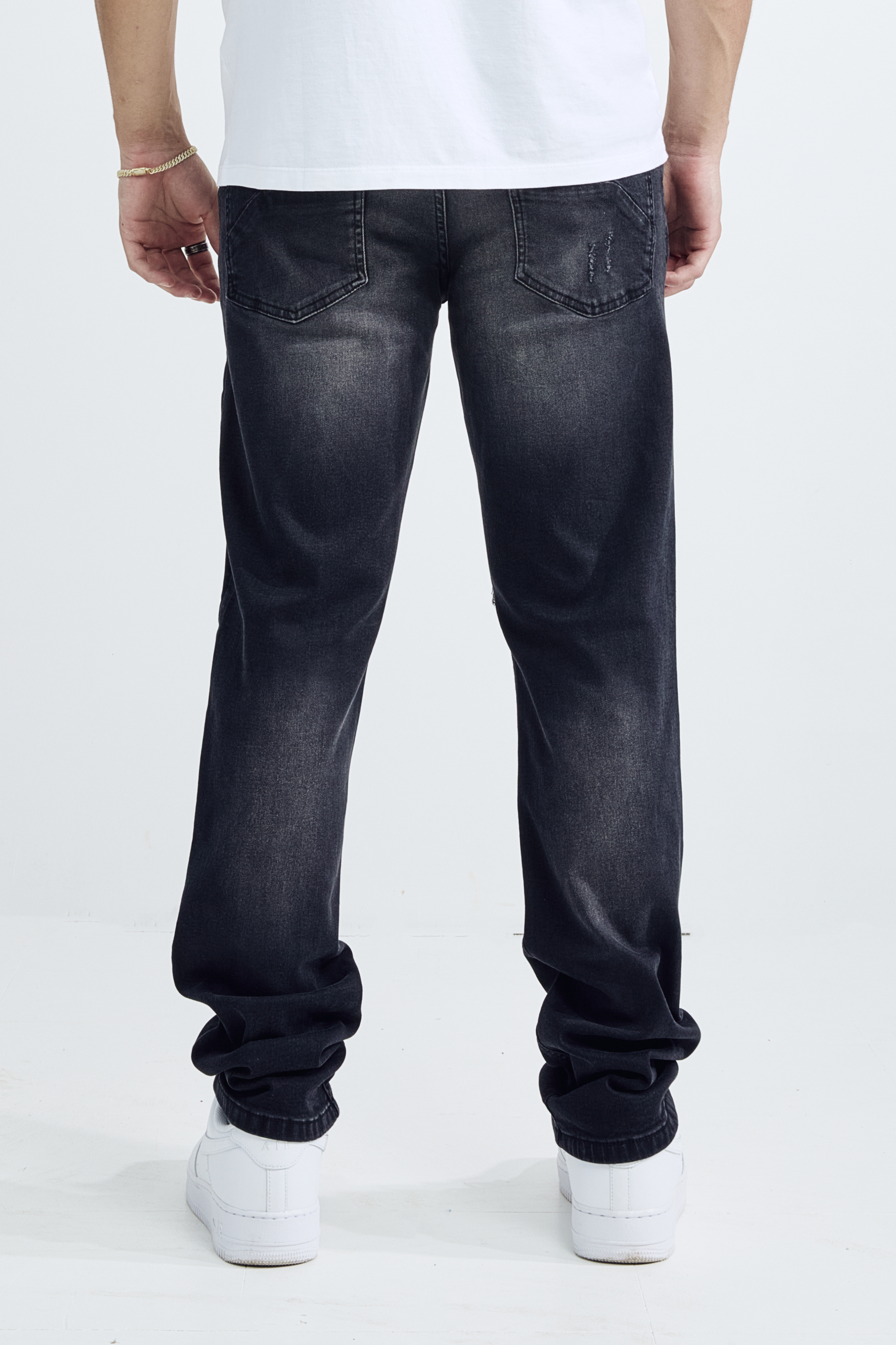 ATHLETIC FIT - BLACK