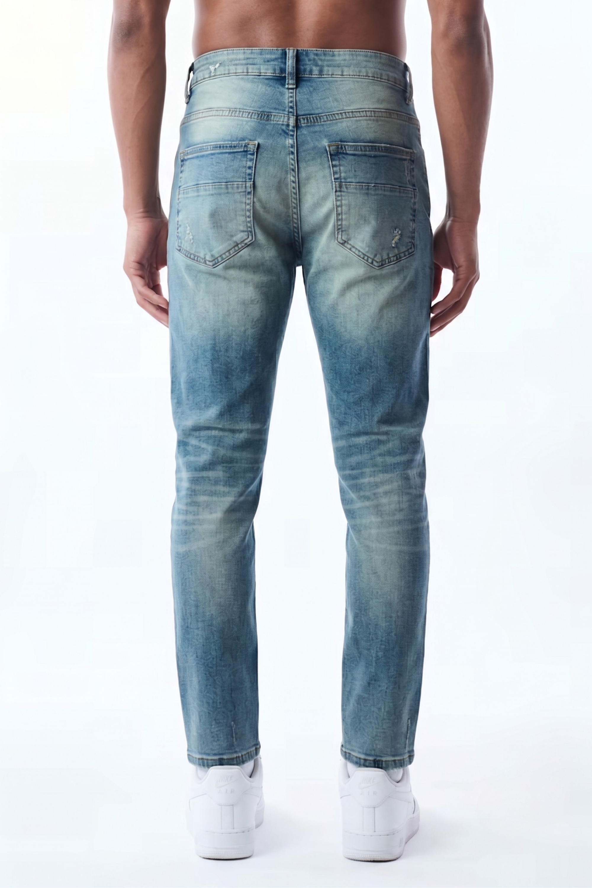 SLIM STRAIGHT JEAN - LIGHT BLUE